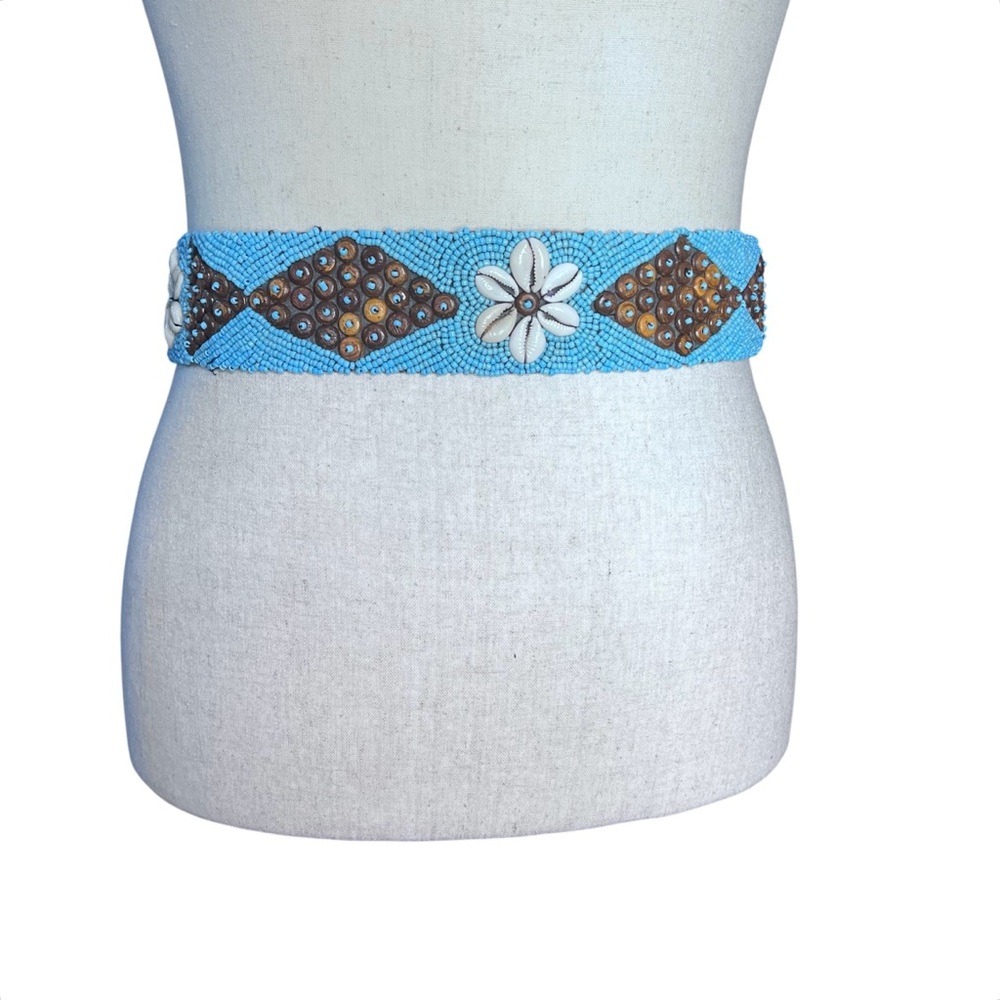 VINTAGE HANDCRAFTED Beaded Cowrie Shell Boho Beachy Belt M/L